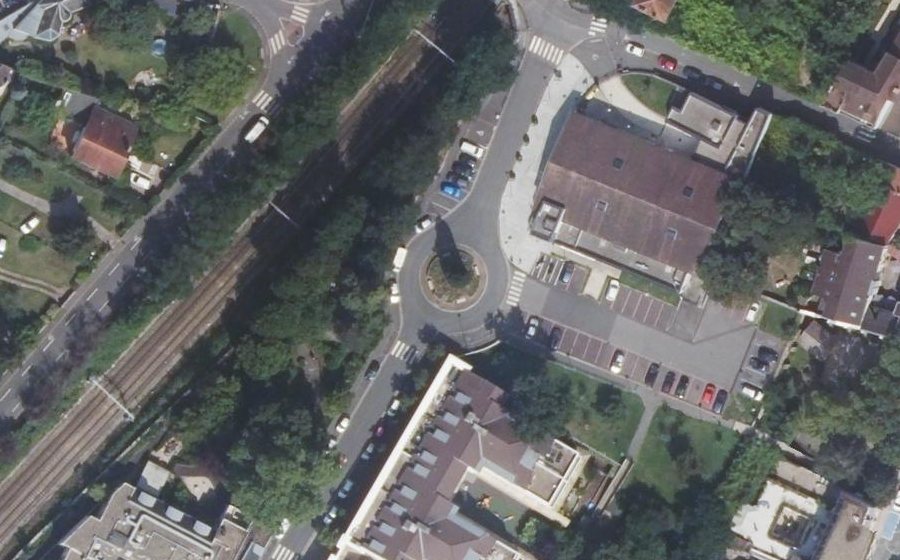 Vue aérienne du Rond-point anonyme n°35162169