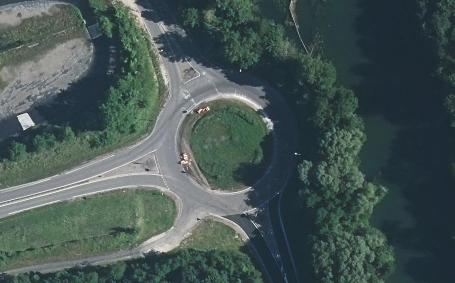 Vue aérienne du Rond-point anonyme n°35173277