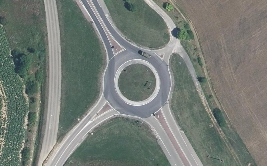 Vue aérienne du Rond-point anonyme n°35173285