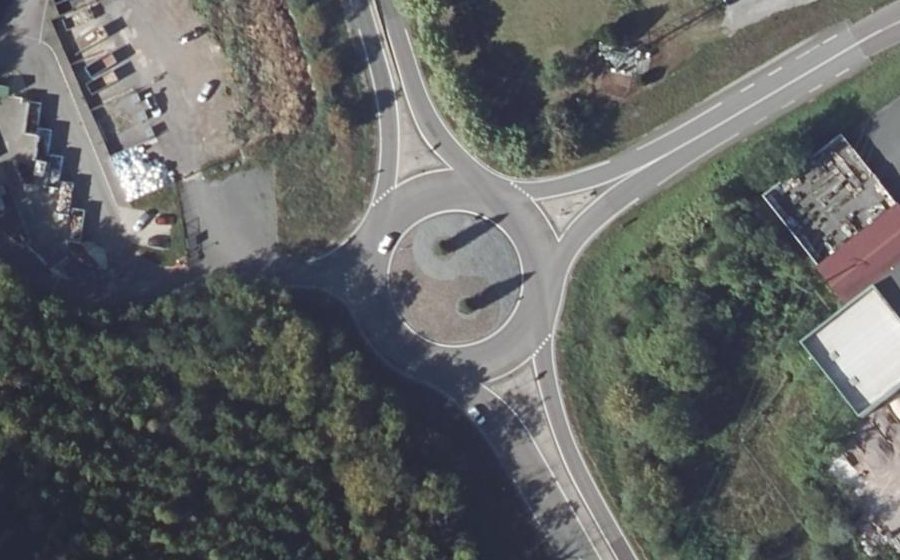 Vue aérienne du Rond-point anonyme n°35204995