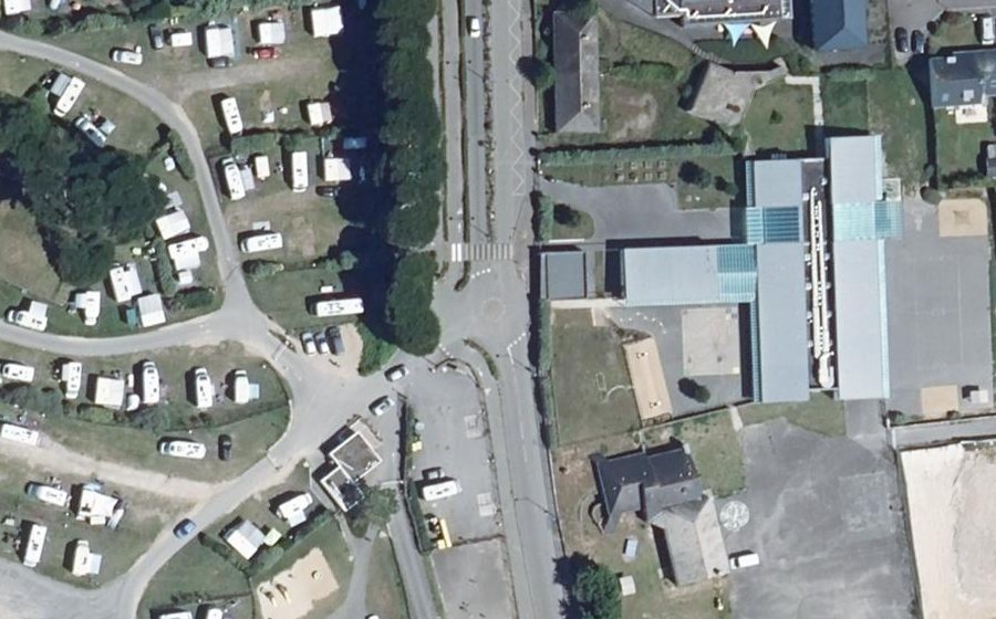 Vue aérienne du Rond-point anonyme n°352269619