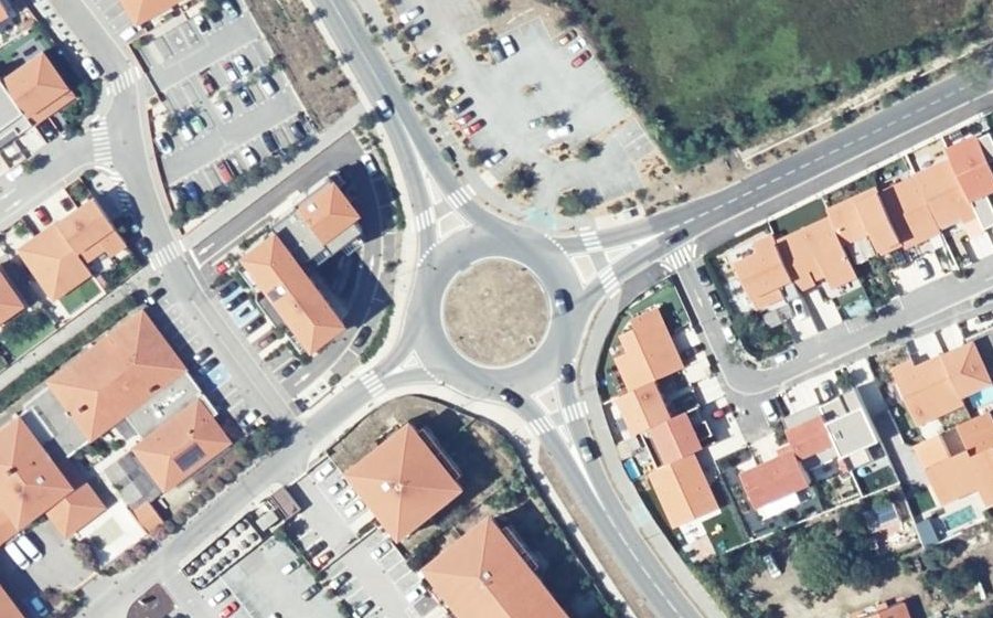 Vue aérienne du Rond-point anonyme n°352777221