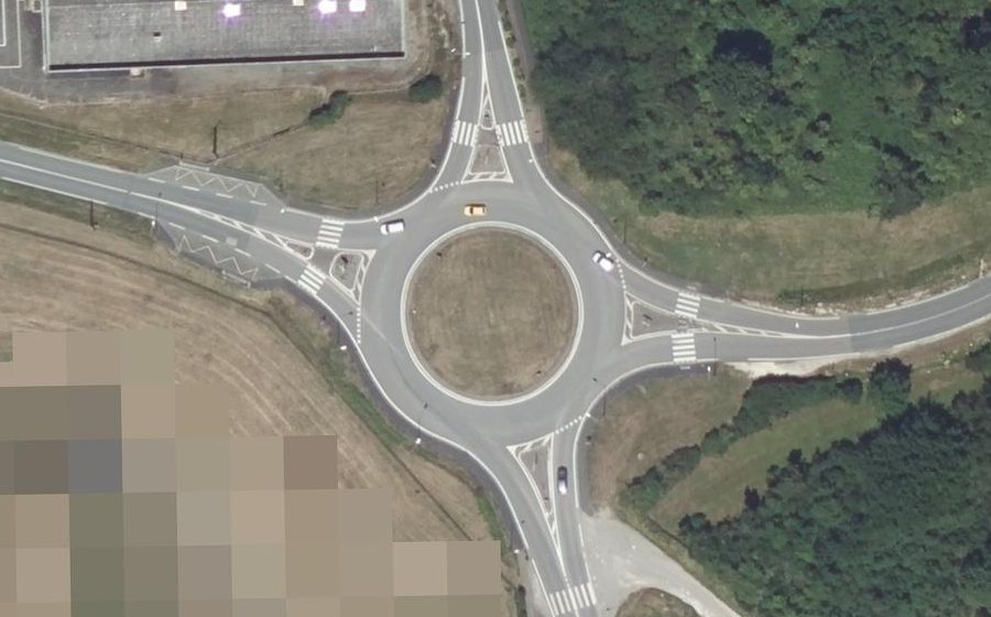 Vue aérienne du Rond-point anonyme n°35280277