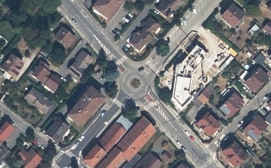 Vue aérienne du Rond-point anonyme n°35282183