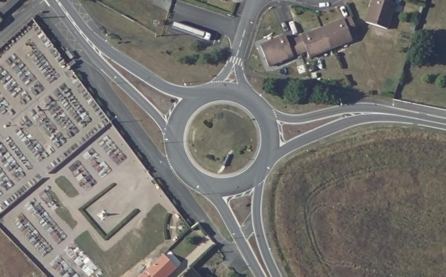 Vue aérienne du Rond-point anonyme n°35288392
