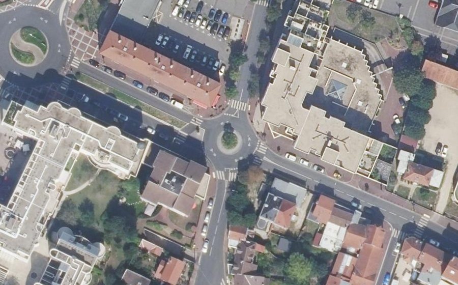 Vue aérienne du Rond-point anonyme n°35303039