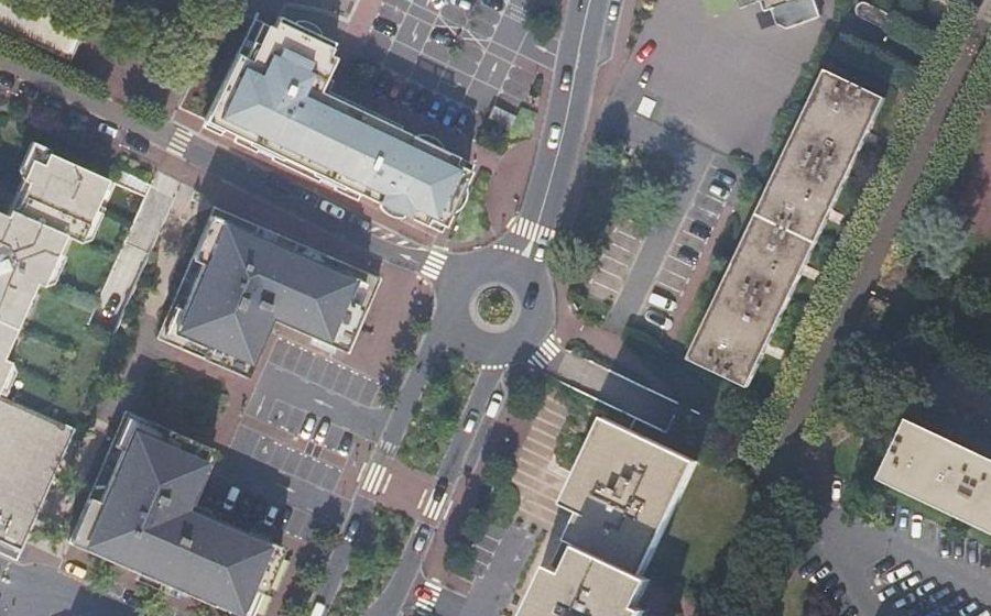 Vue aérienne du Rond-point anonyme n°35306114