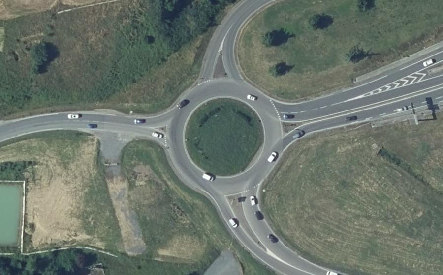 Vue aérienne du Rond-point anonyme n°35310148