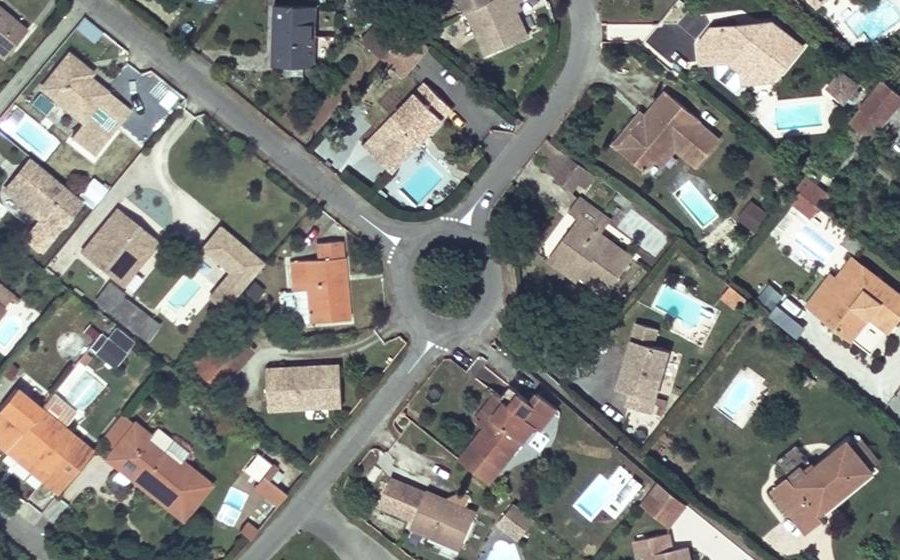 Vue aérienne du Rond-point anonyme n°35331104