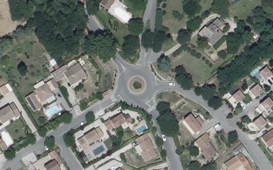 Vue aérienne du Rond-point anonyme n°35341661