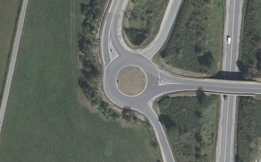 Vue aérienne du Rond-point anonyme n°35342762