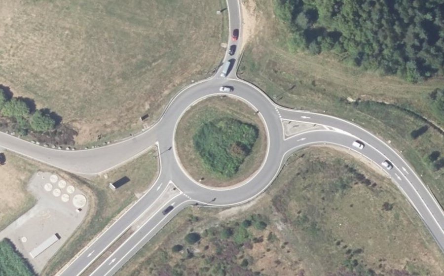 Vue aérienne du Rond-point anonyme n°35356290