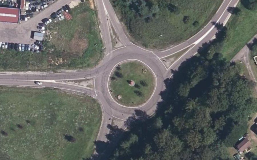 Vue aérienne du Rond-point anonyme n°35403446