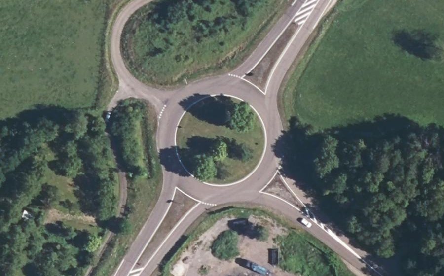 Vue aérienne du Rond-point anonyme n°35403750