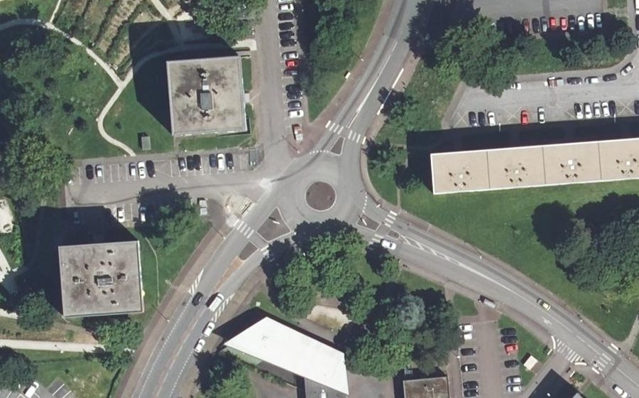 Vue aérienne du Rond-point anonyme n°35404036