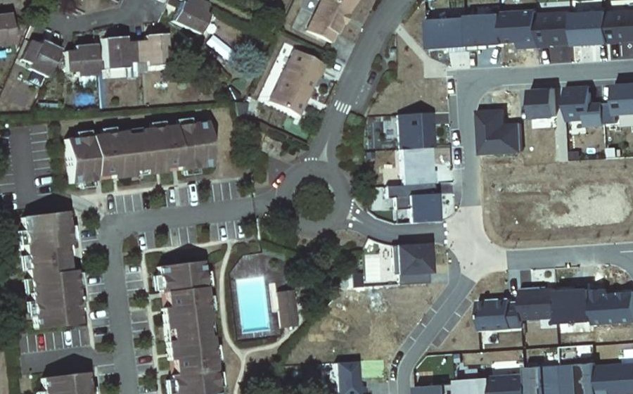 Vue aérienne du Rond-point anonyme n°354253415