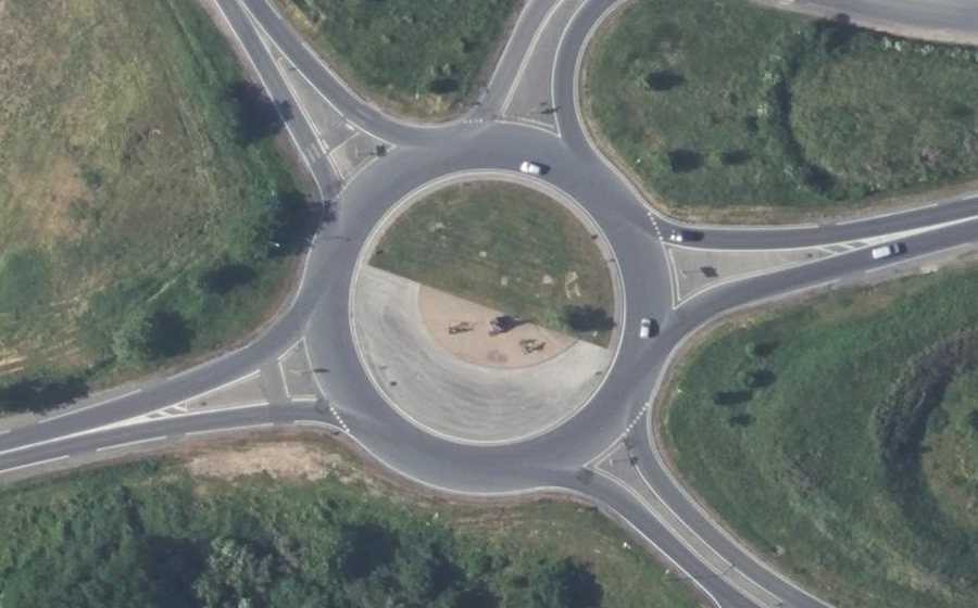 Vue aérienne du Rond-Point Abbé Pierre et les Compagnons d'Emmaüs