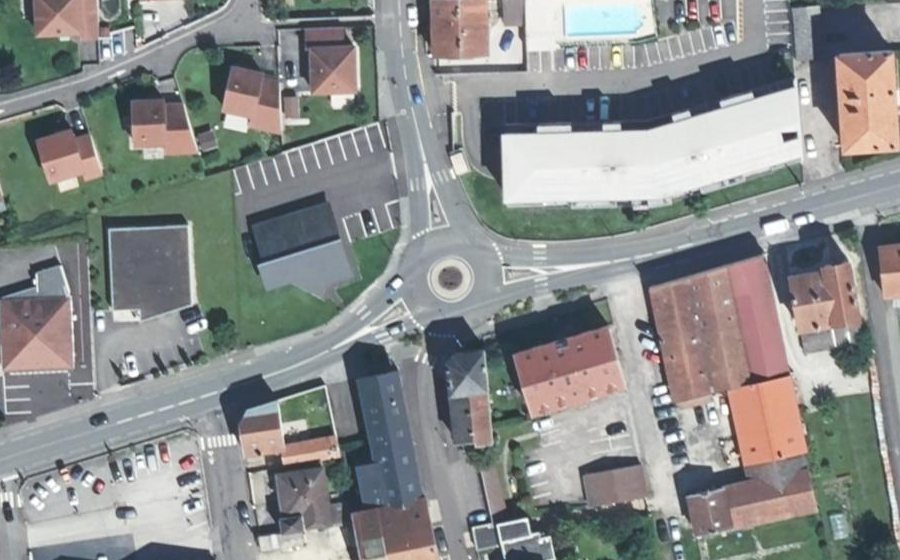 Vue aérienne du Rond-point anonyme n°35439900