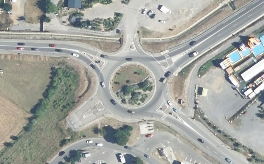 Vue aérienne du Rond-point anonyme n°35446372