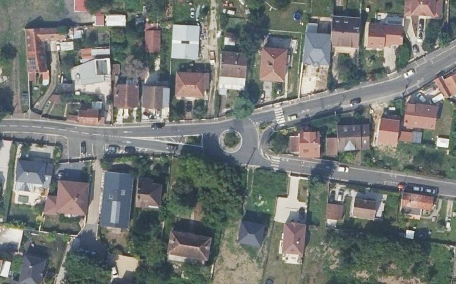 Vue aérienne du Rond-point anonyme n°35465462