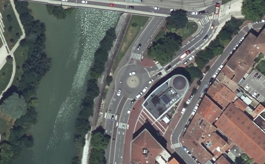 Vue aérienne du Rond-point anonyme n°35555391