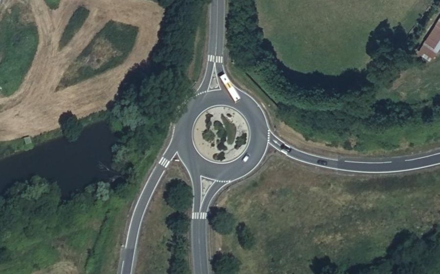 Vue aérienne du Rond-point anonyme n°35569082