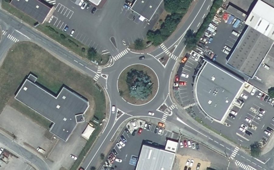 Vue aérienne du Rond-point anonyme n°35572176