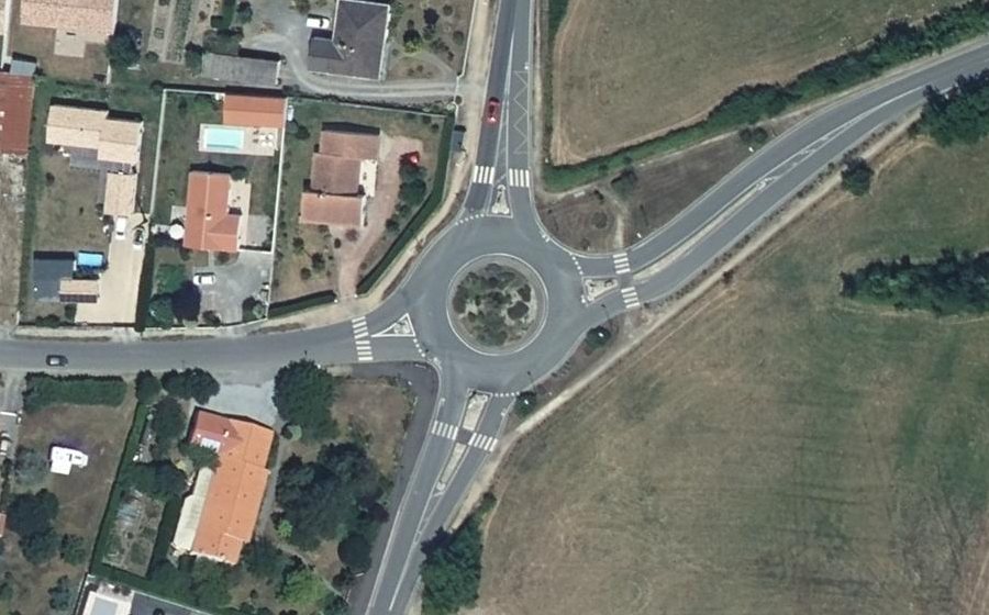 Vue aérienne du Rond-point anonyme n°35594234