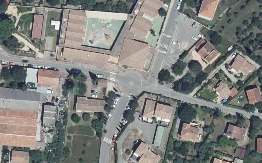 Vue aérienne du Rond-point anonyme n°356906600