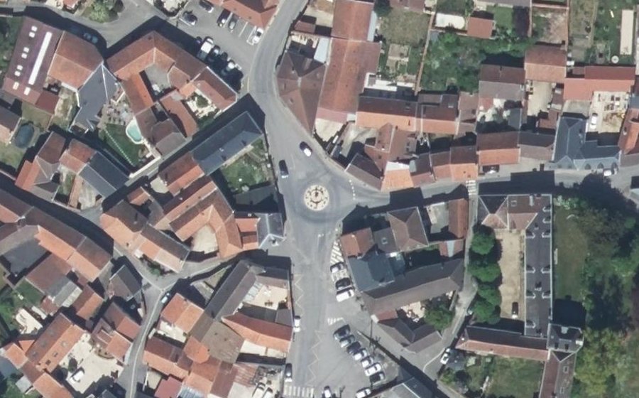 Vue aérienne du Rond-point anonyme n°35694401