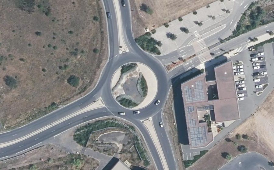 Vue aérienne du Rond-point anonyme n°356956963