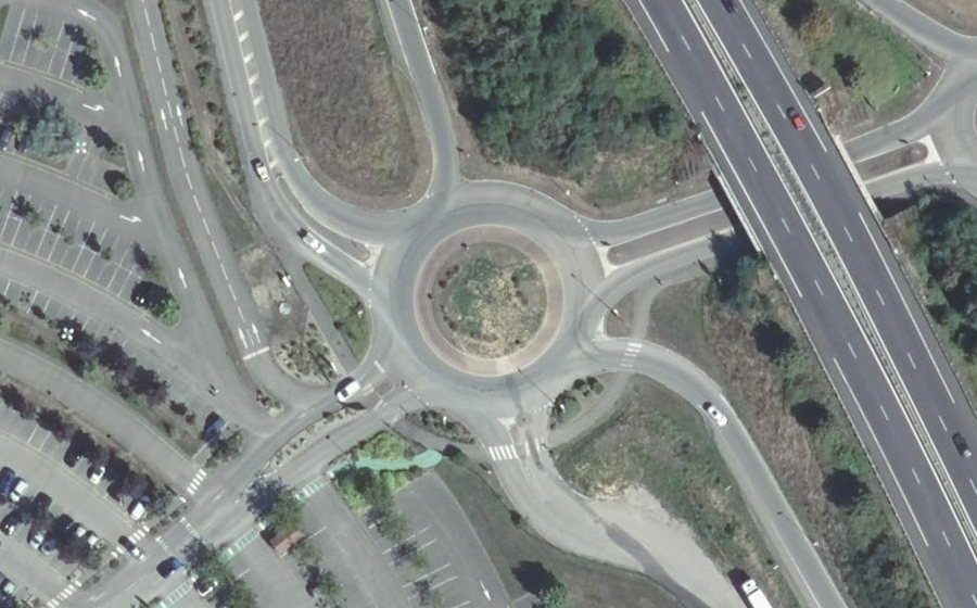 Vue aérienne du Rond-point anonyme n°35739970