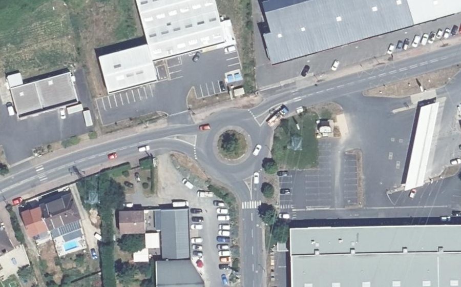Vue aérienne du Rond-point anonyme n°35772755