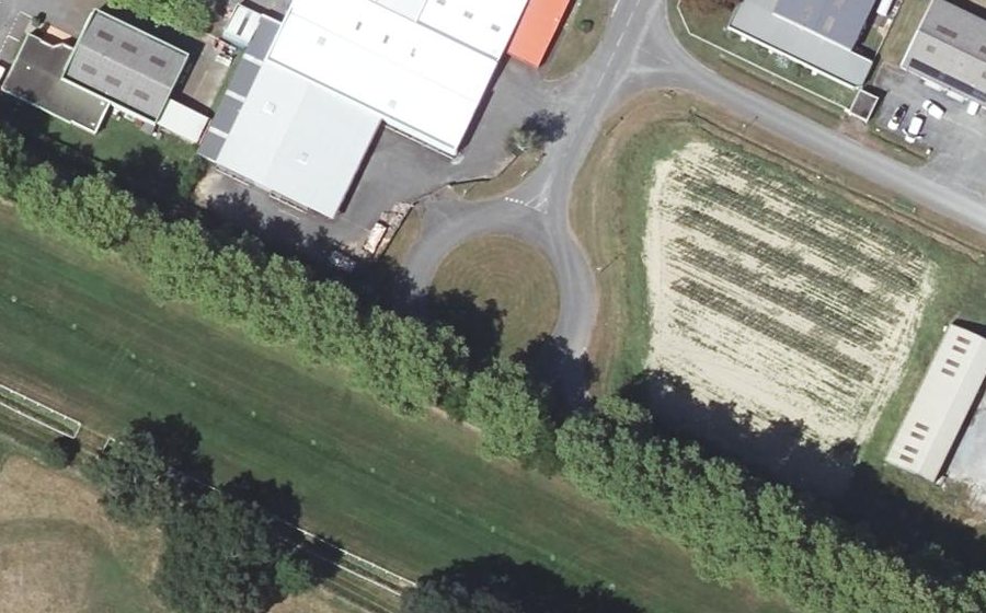 Vue aérienne du Rond-point anonyme n°35786429