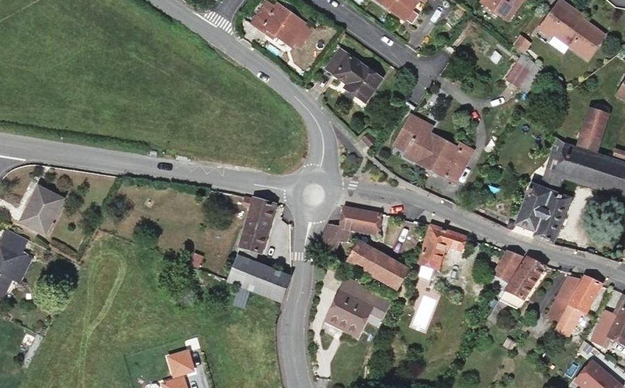 Vue aérienne du Rond-point anonyme n°35786463