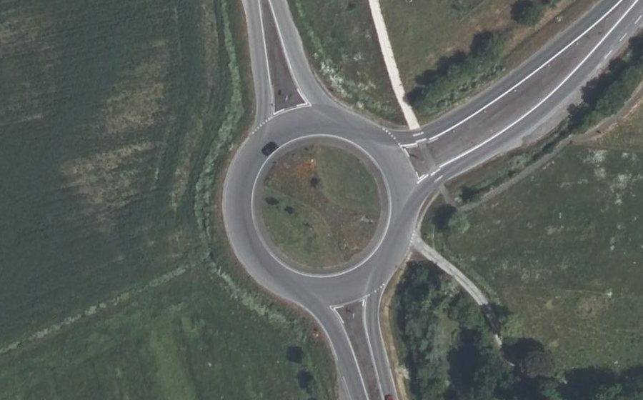 Vue aérienne du Rond-point anonyme n°35786817