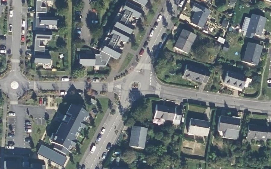 Vue aérienne du Rond-point anonyme n°35822905