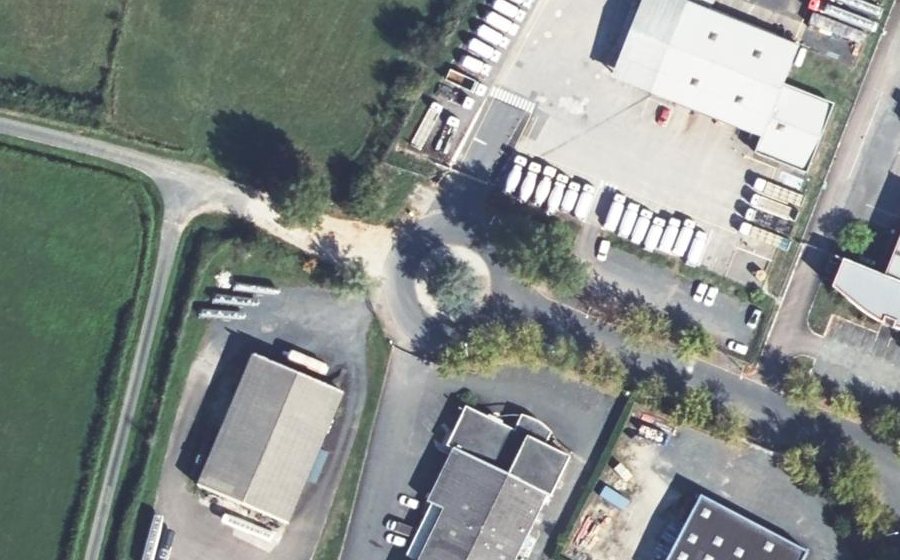 Vue aérienne du Rond-point anonyme n°358496489