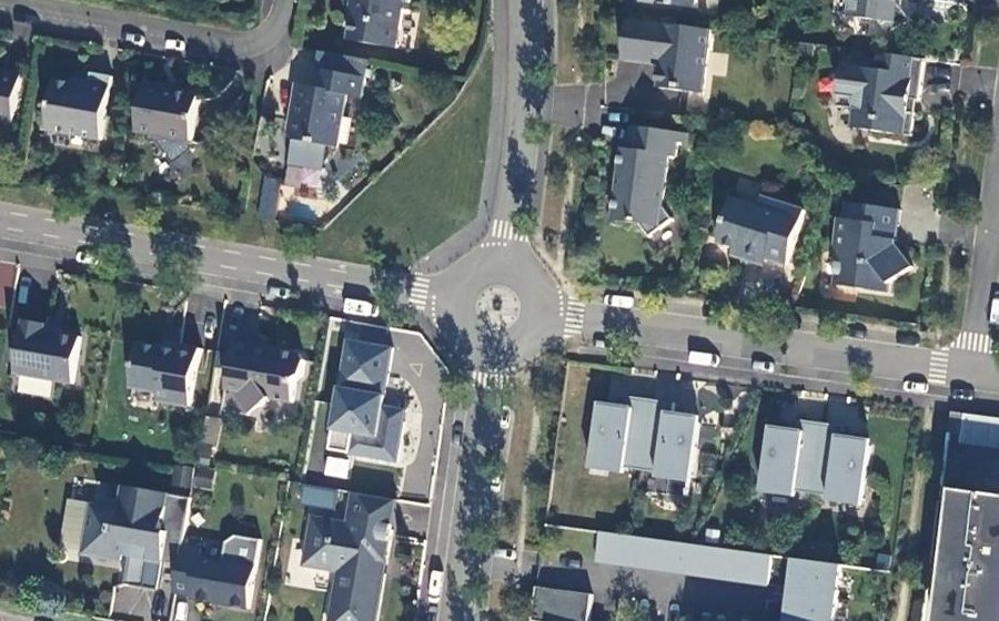 Vue aérienne du Rond-point anonyme n°35866442