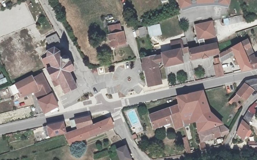 Vue aérienne du Rond-point anonyme n°358940235