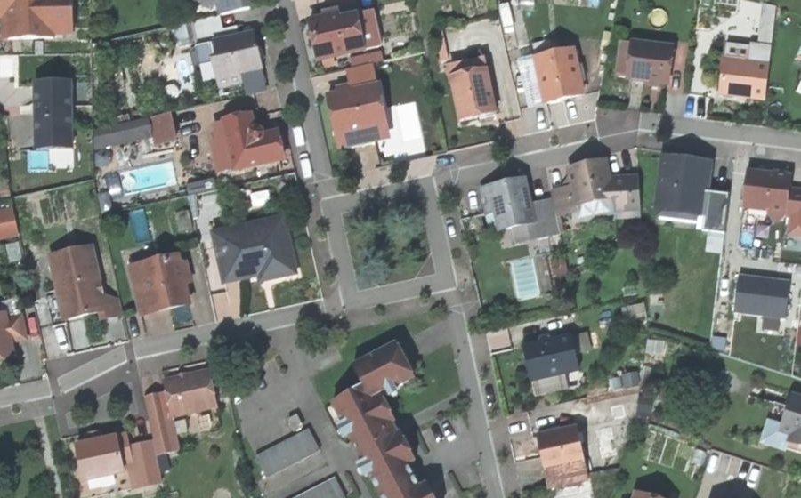 Vue aérienne du Rond-point anonyme n°35897028