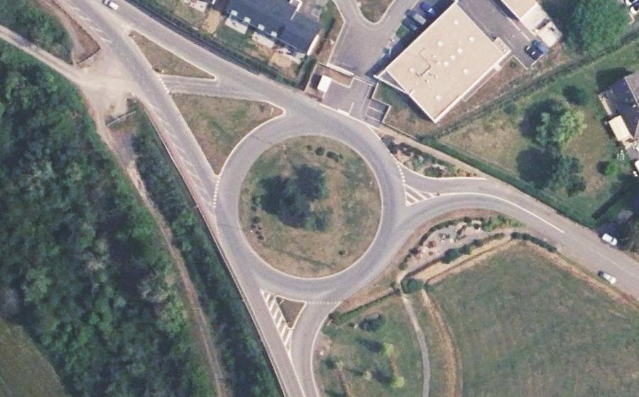 Vue aérienne du Rond-point anonyme n°35956290