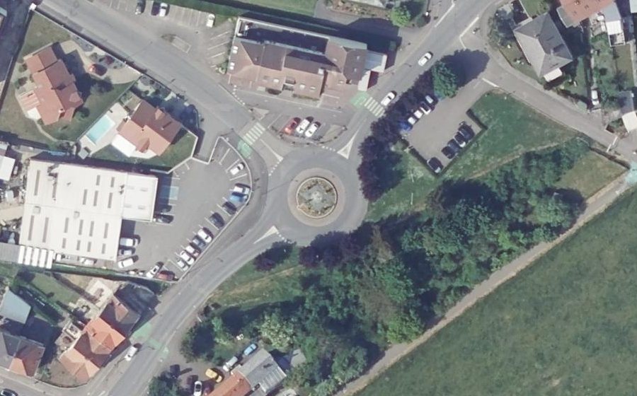 Vue aérienne du Rond-point anonyme n°360002923