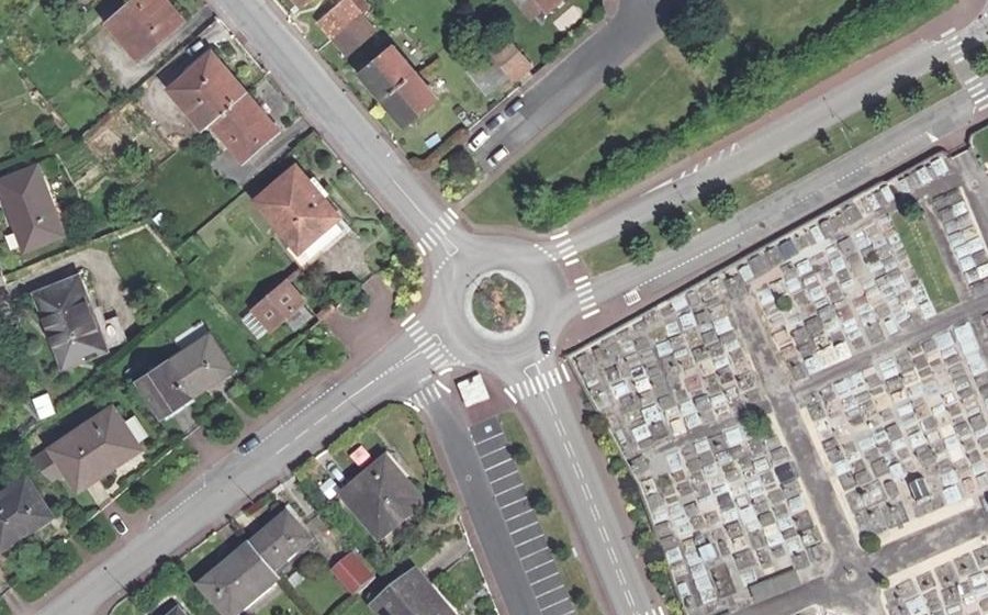 Vue aérienne du Rond-point anonyme n°360022474