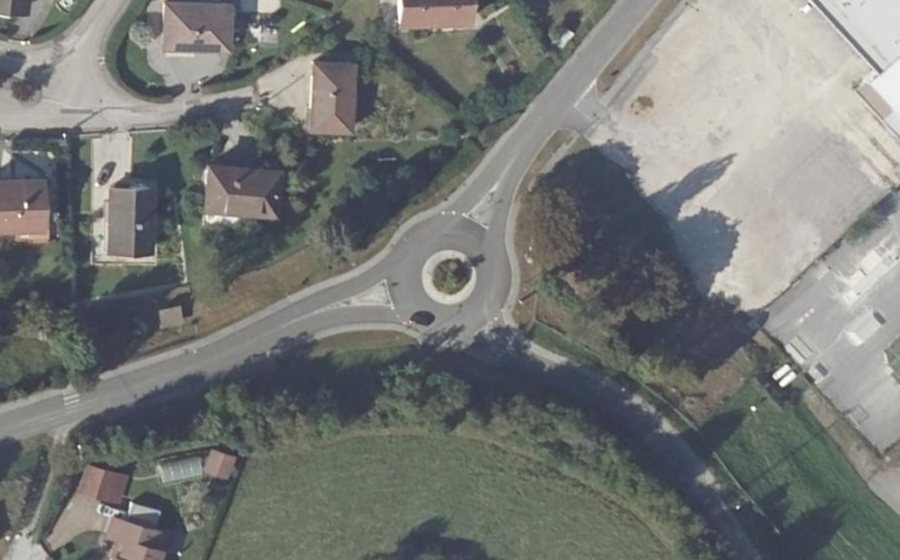 Vue aérienne du Rond-point anonyme n°36003057