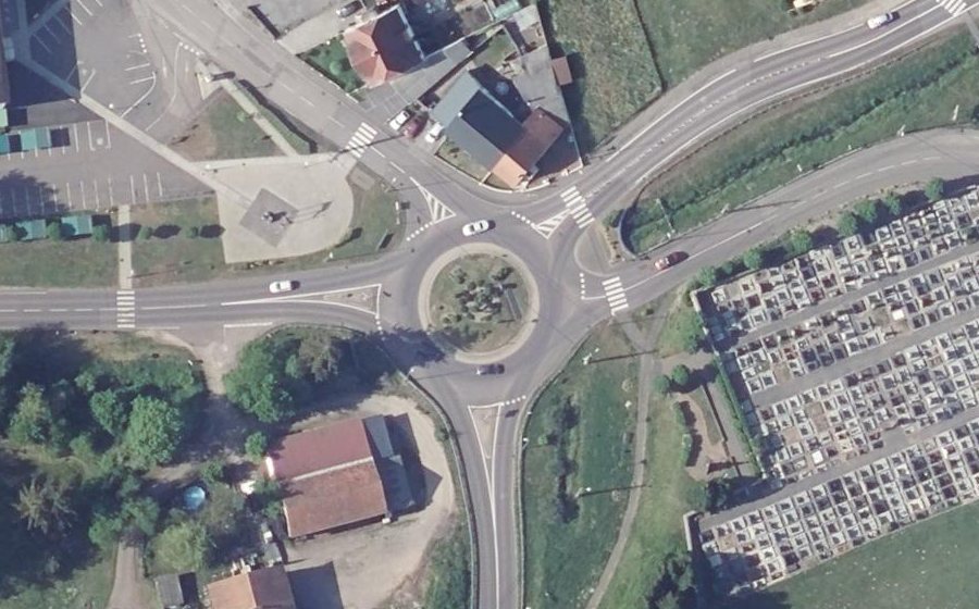 Vue aérienne du Rond-point anonyme n°36006579