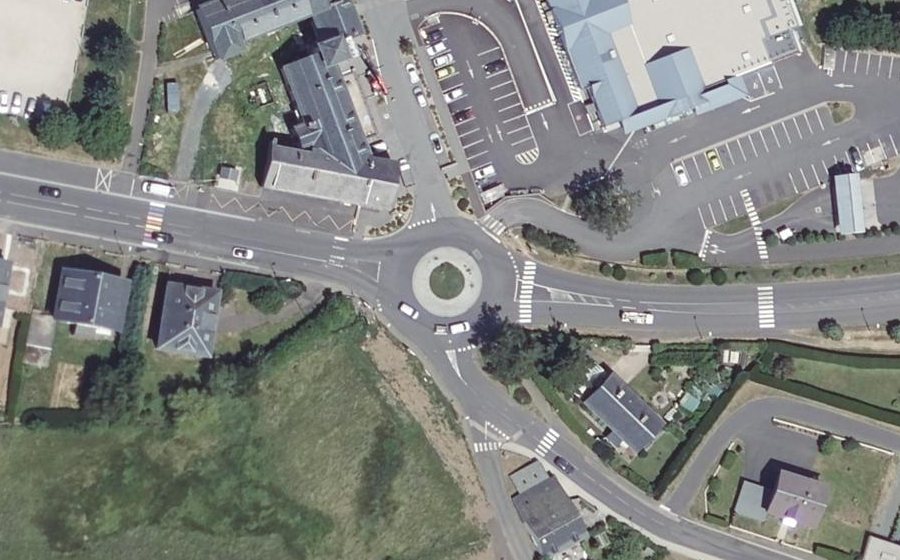 Vue aérienne du Rond-point anonyme n°3609957