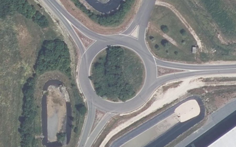 Vue aérienne du Rond-point anonyme n°36116134