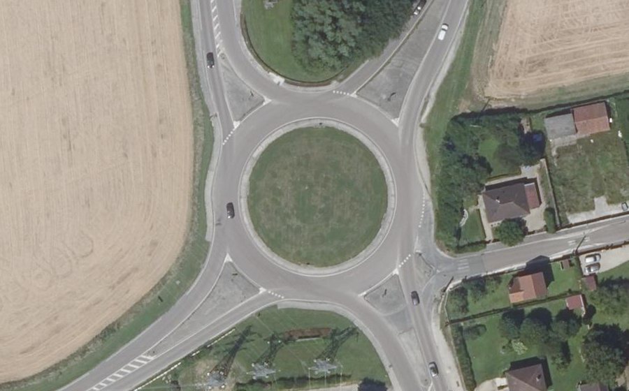 Vue aérienne du Rond-point anonyme n°36141657