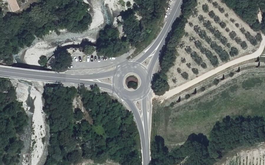 Vue aérienne du Rond-point anonyme n°36142234